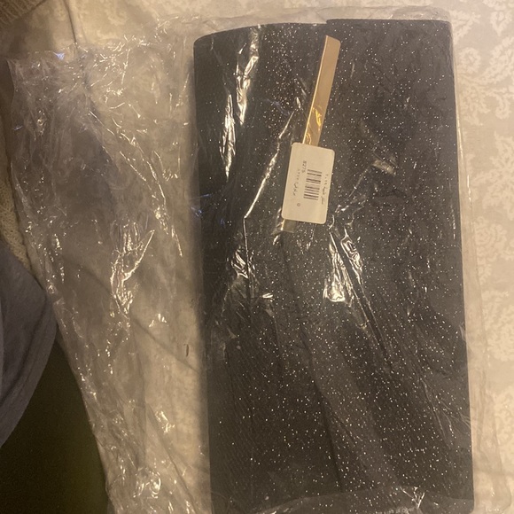 Hand Bags - Picture 2 of 4